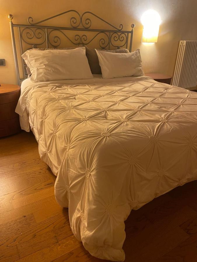 Antica Corte Hotel Residence Di Charme Ferrare Extérieur photo